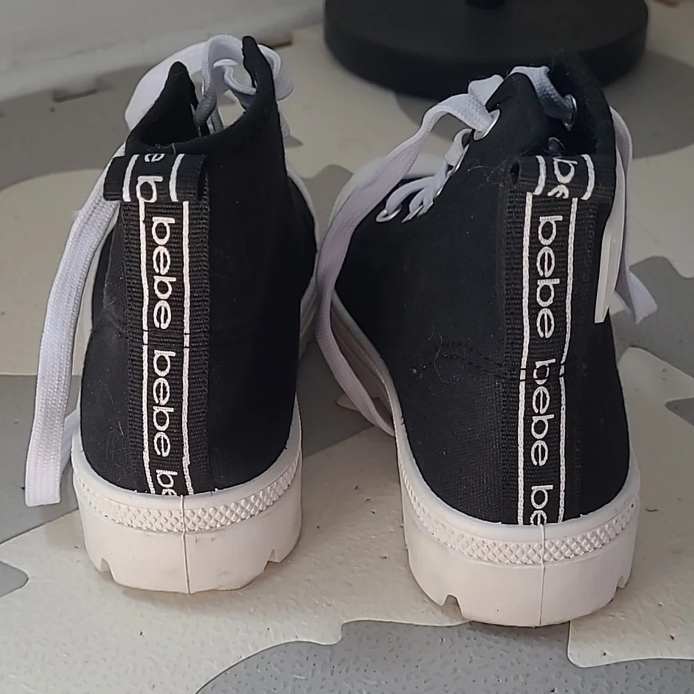 NWT Bebe Girls High Top Sneakers Black & White Size 12 - Picture 3 of 7